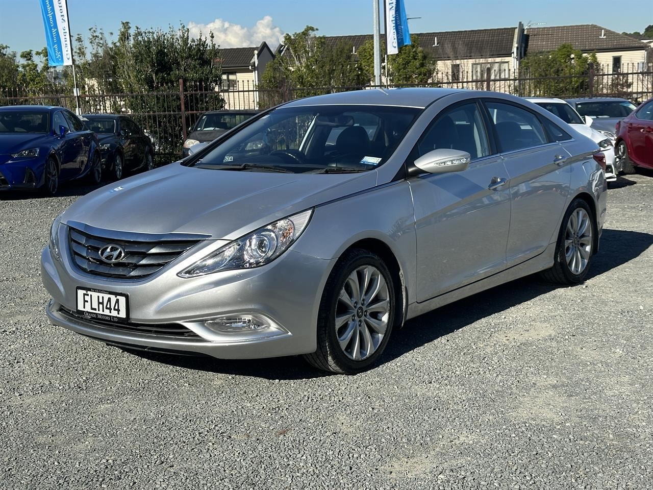 Vehicle image 3