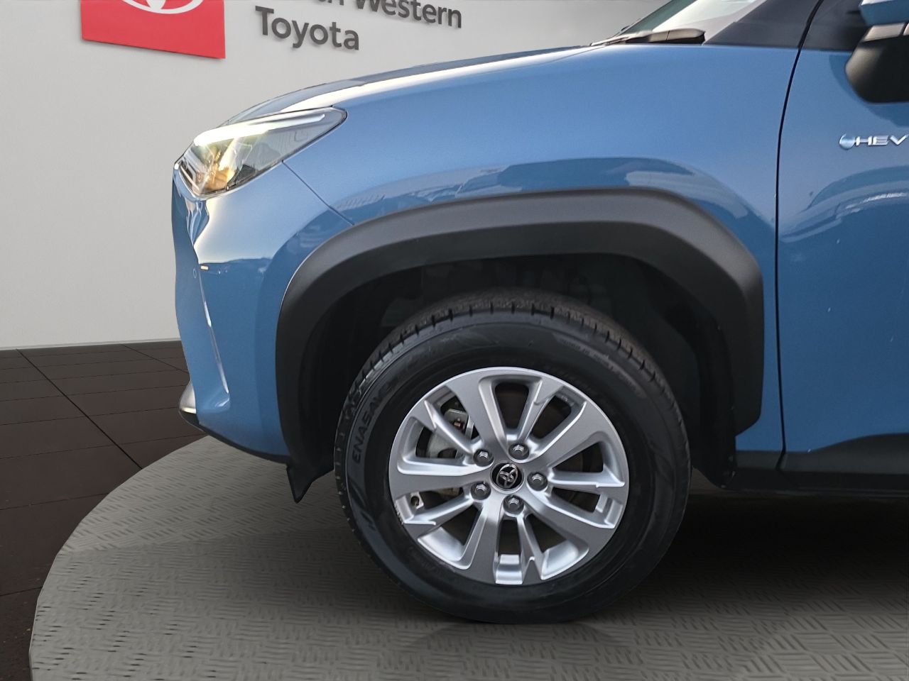 Vehicle image 5