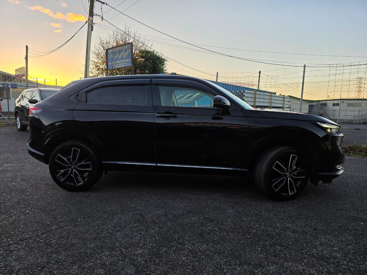 Vehicle image 5