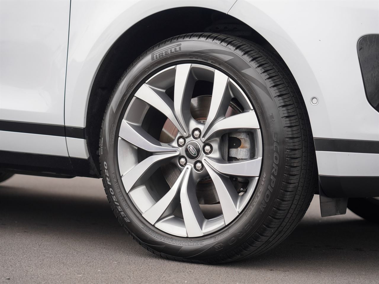 Vehicle image 5