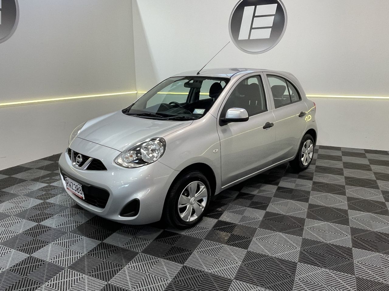 Vehicle image 3