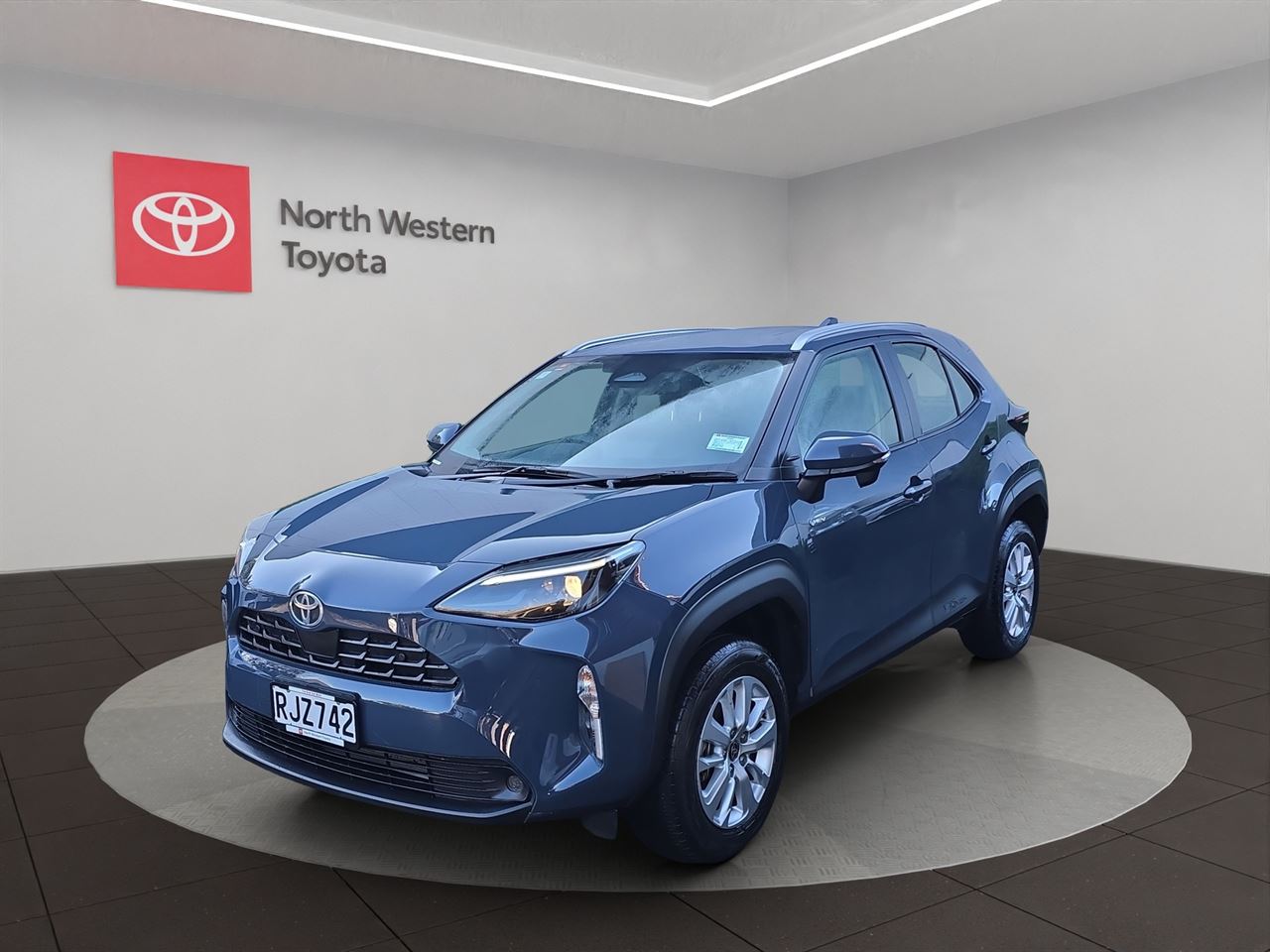 Vehicle image 3