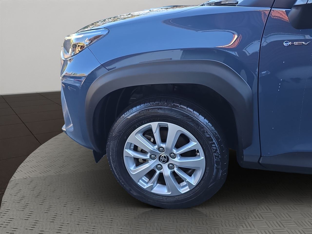 Vehicle image 4