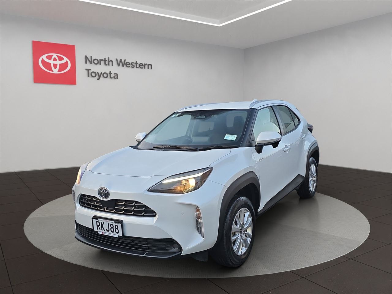 Vehicle image 3