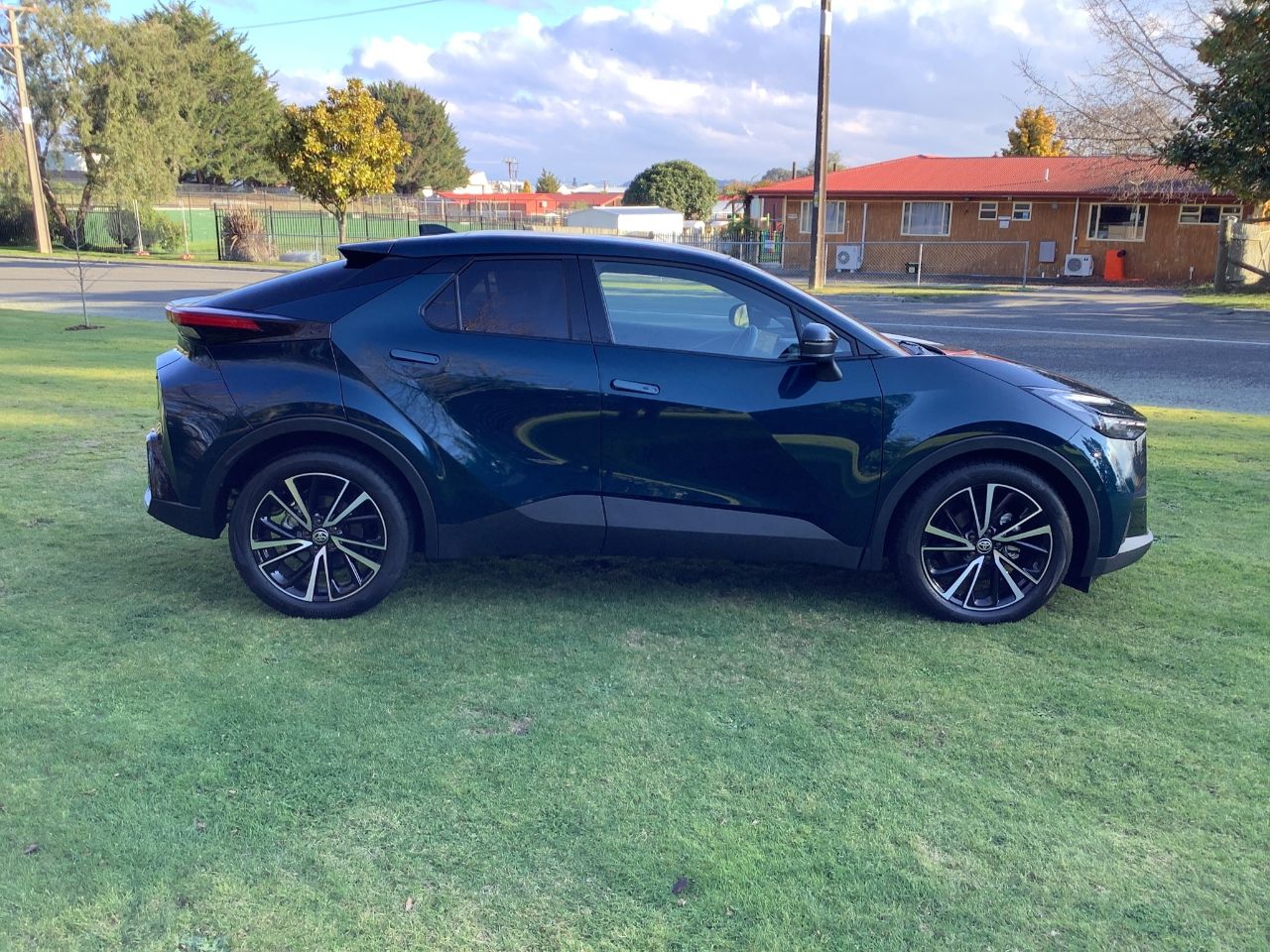 Vehicle image 4