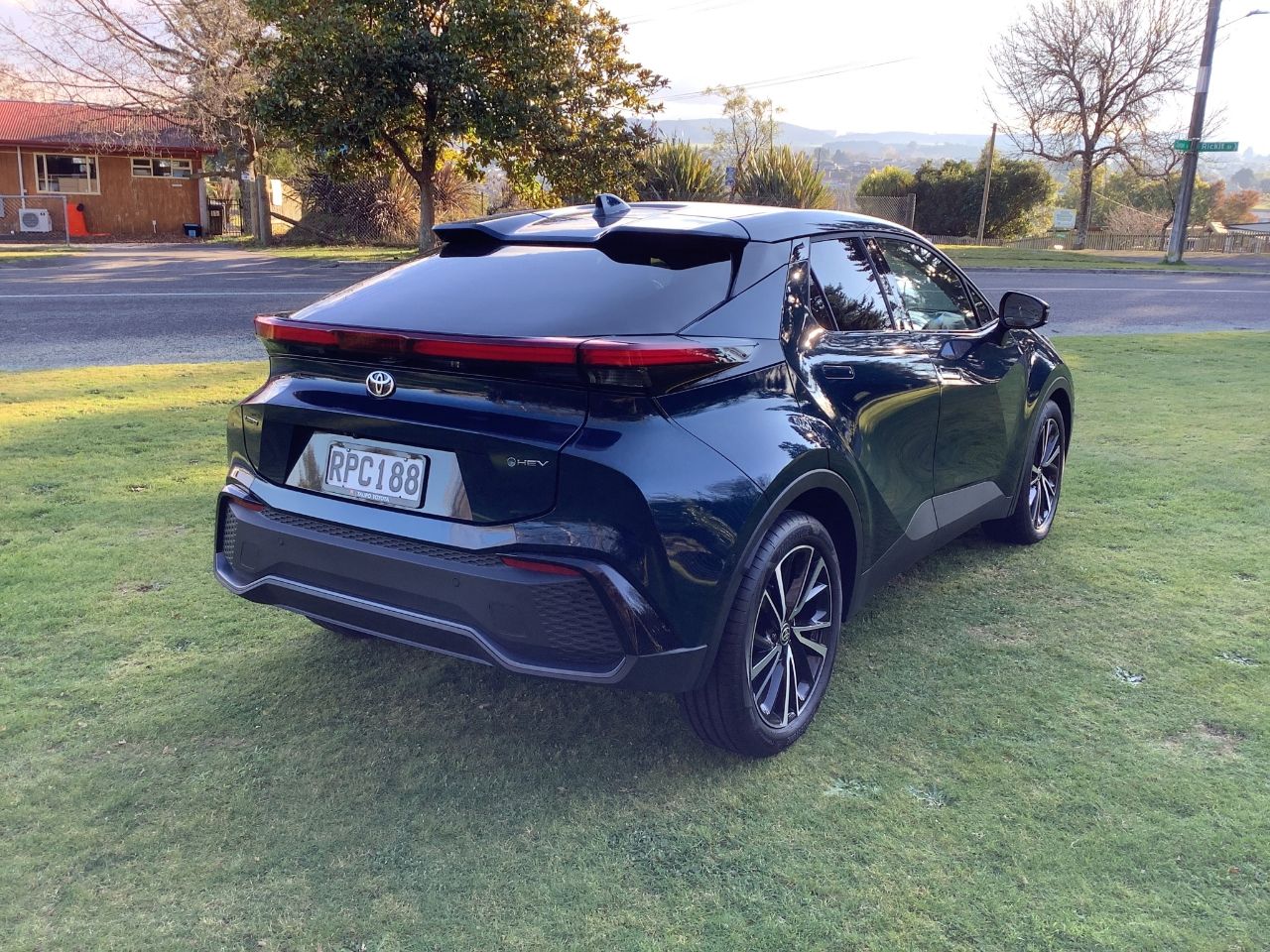 Vehicle image 5