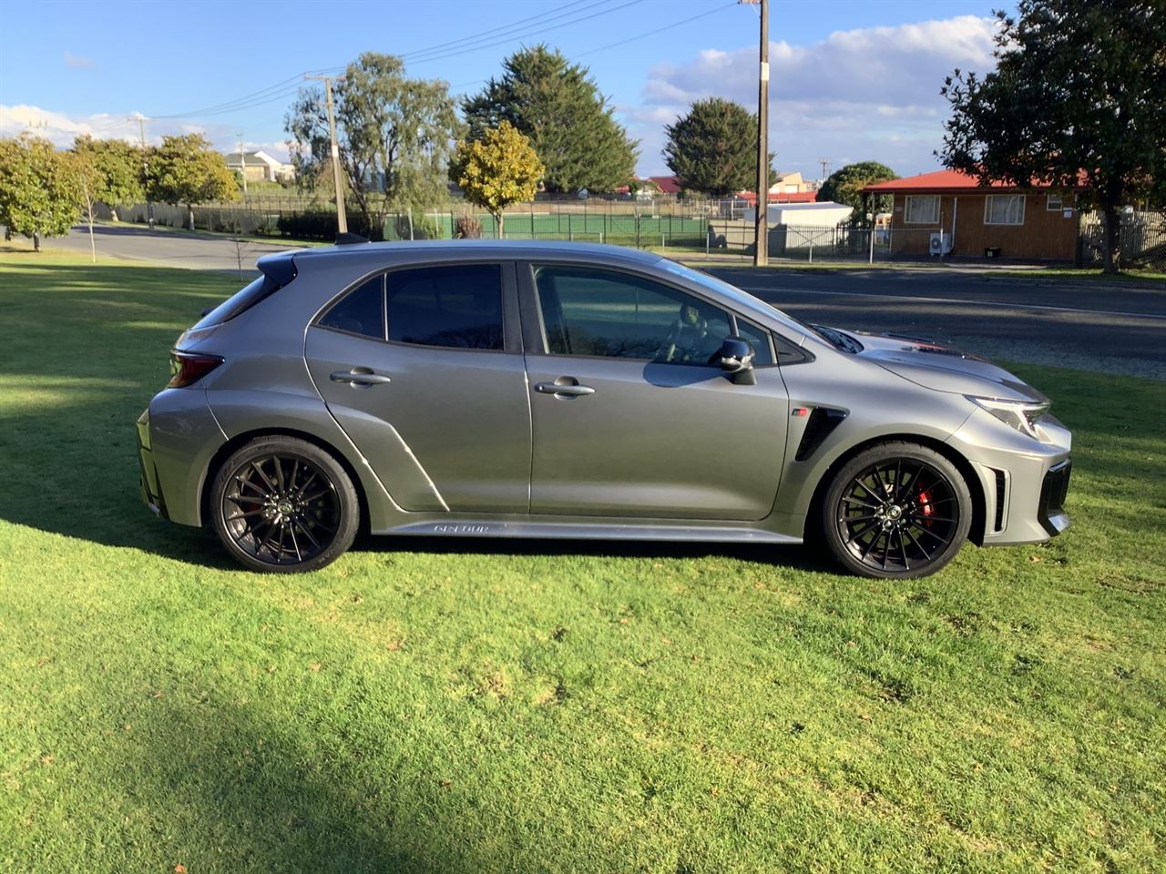 Vehicle image 4