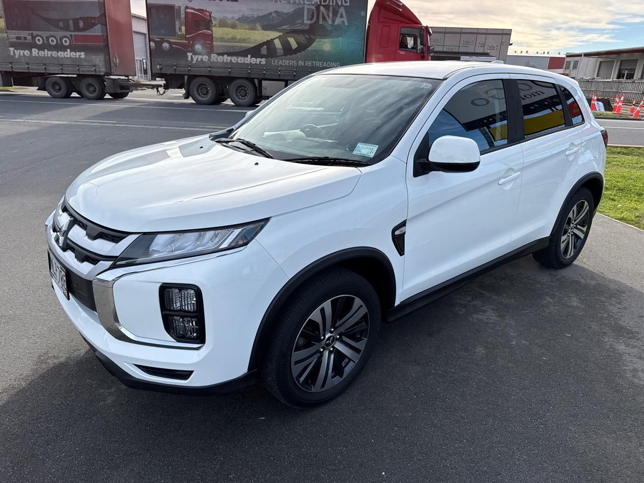 Vehicle image 4