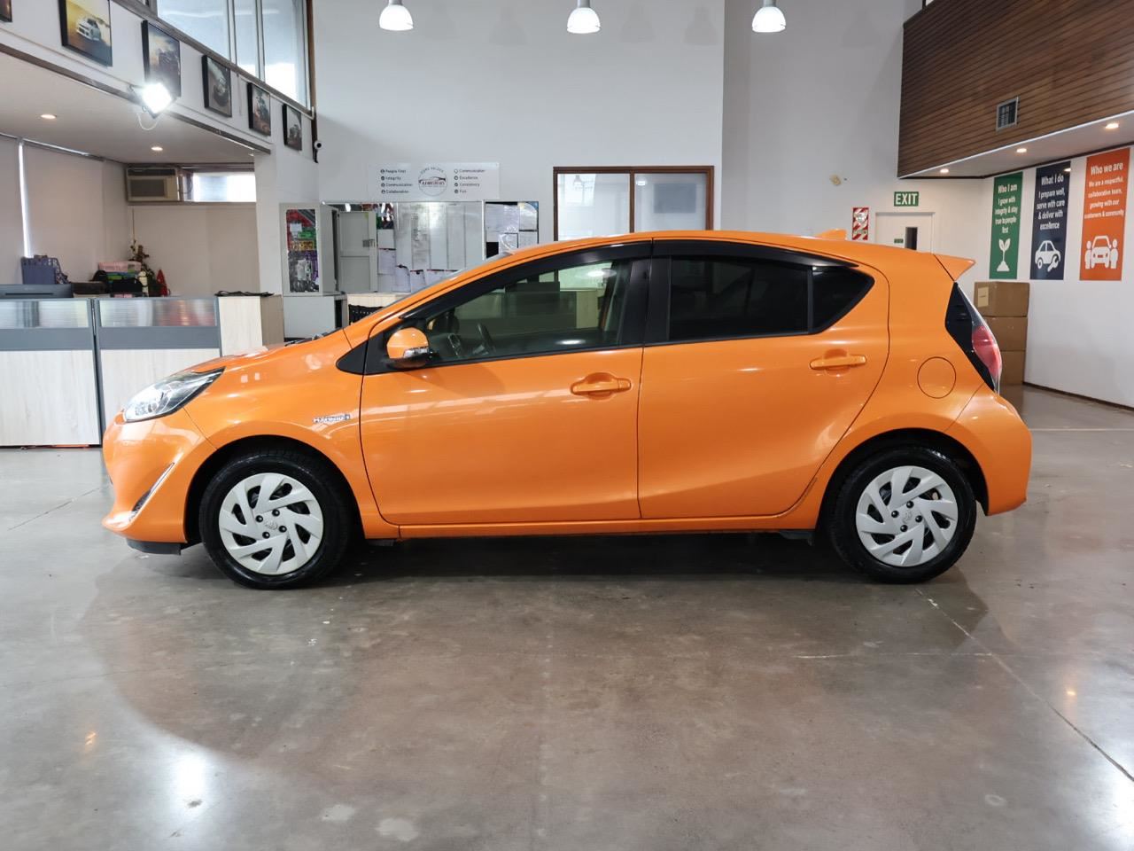 Vehicle image 5