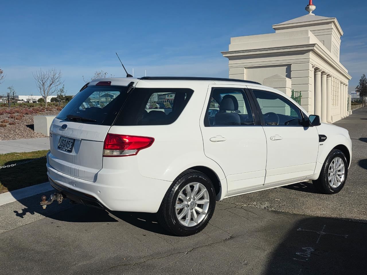 Vehicle image 3