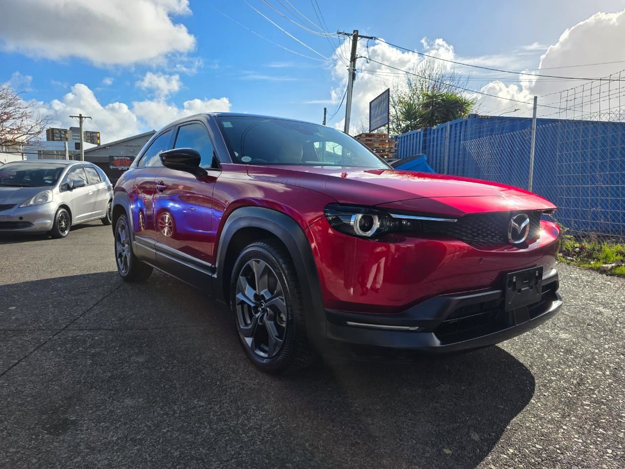 Vehicle image 4