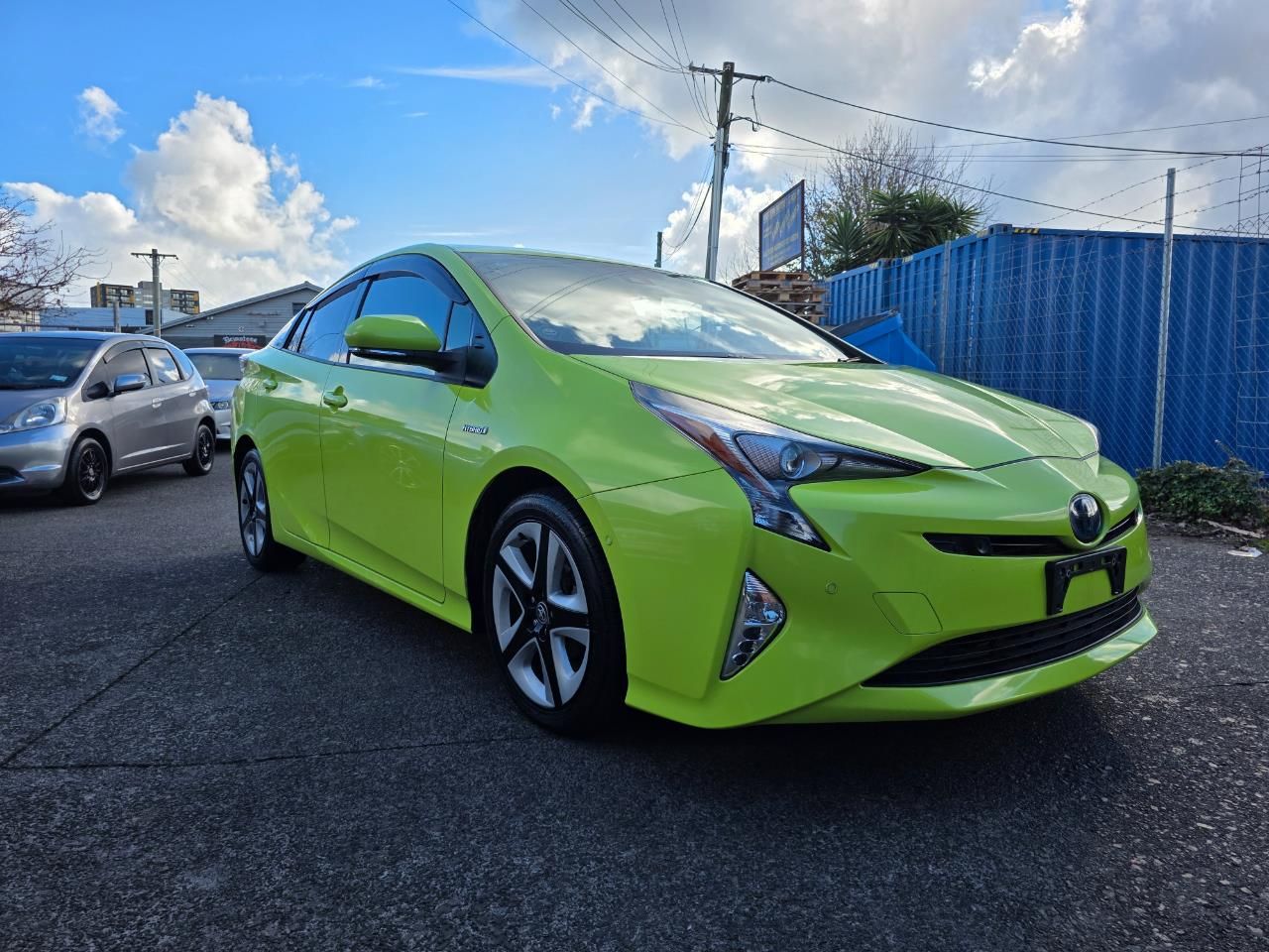 Vehicle image 4