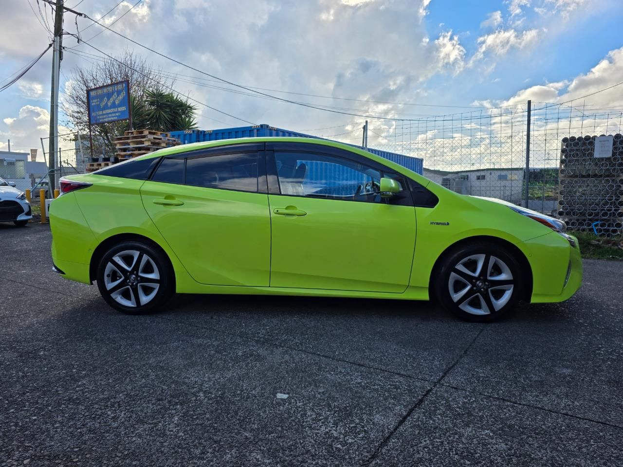 Vehicle image 5