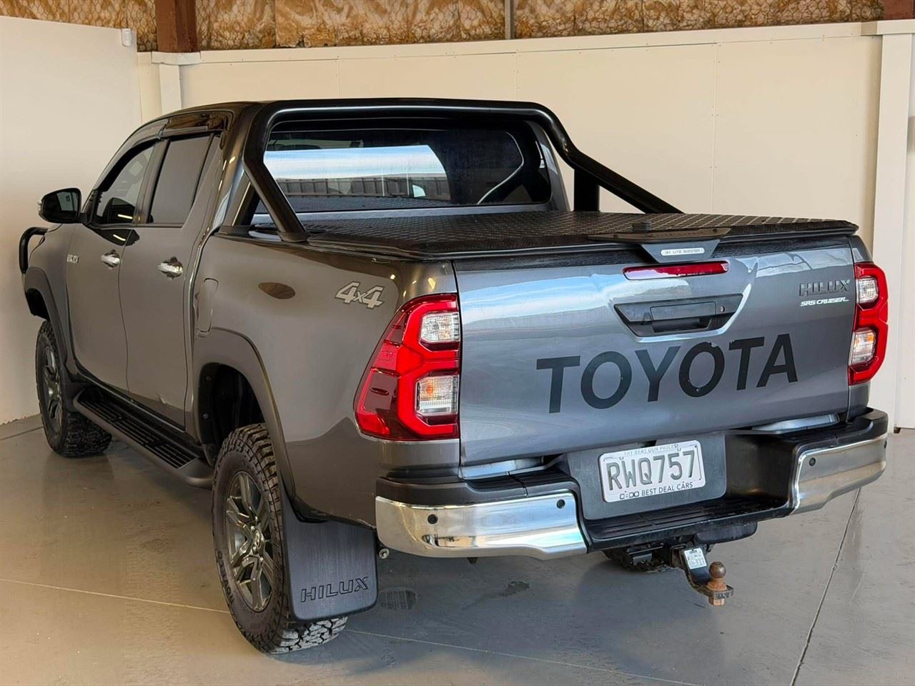 Vehicle image 4