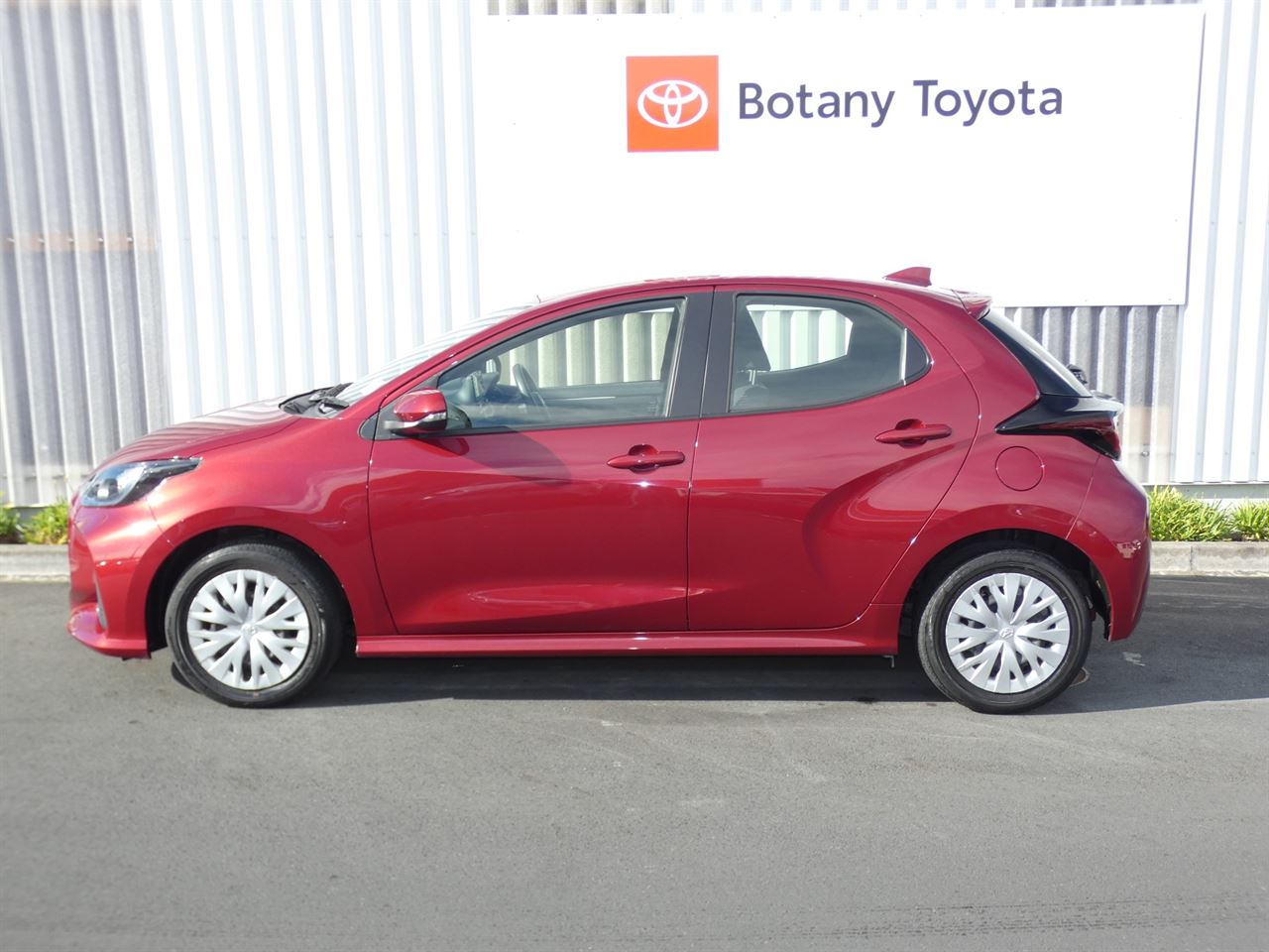 Vehicle image 5