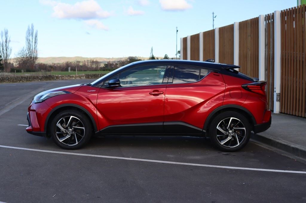 Vehicle image 3