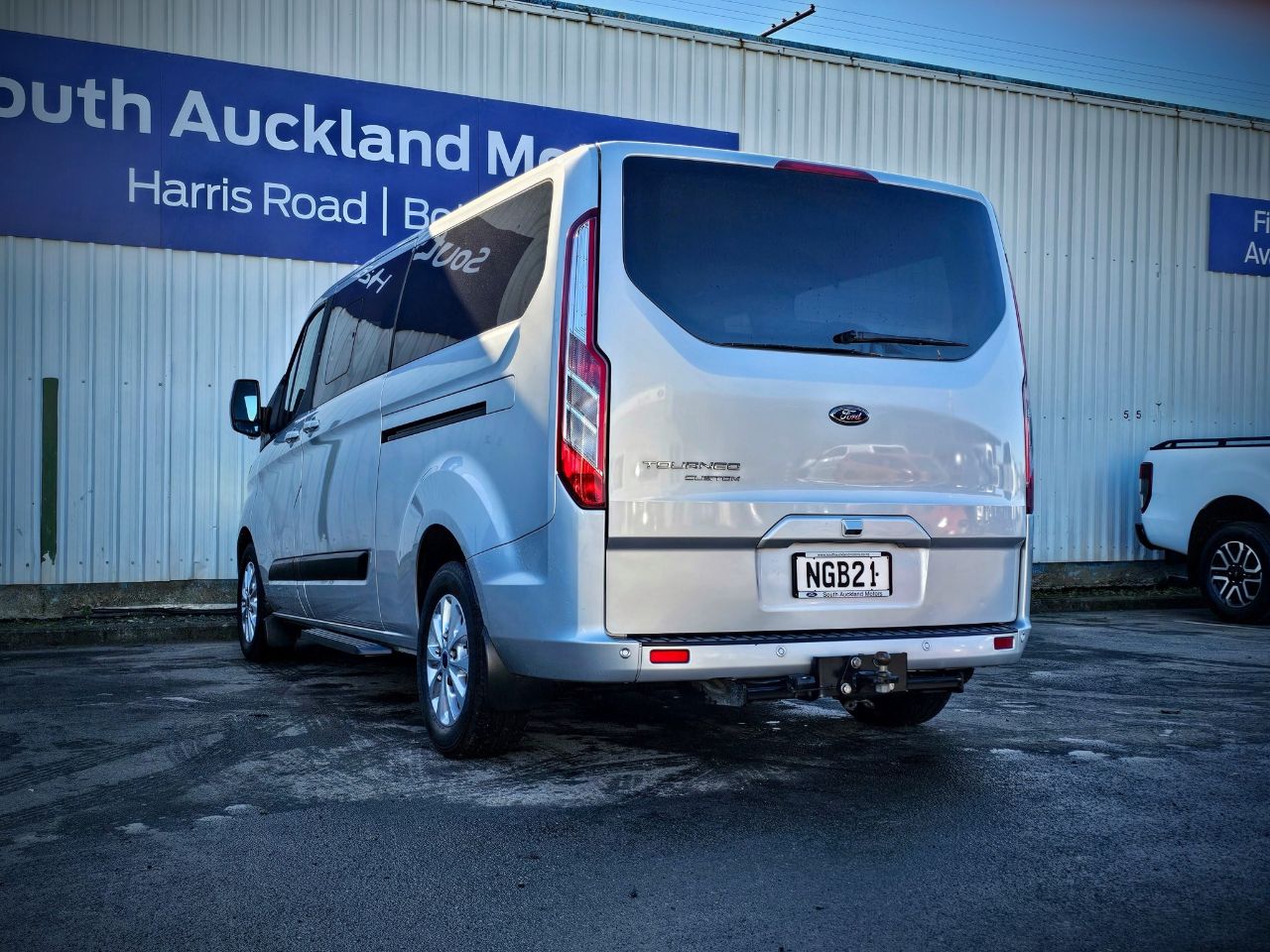 Vehicle image 5