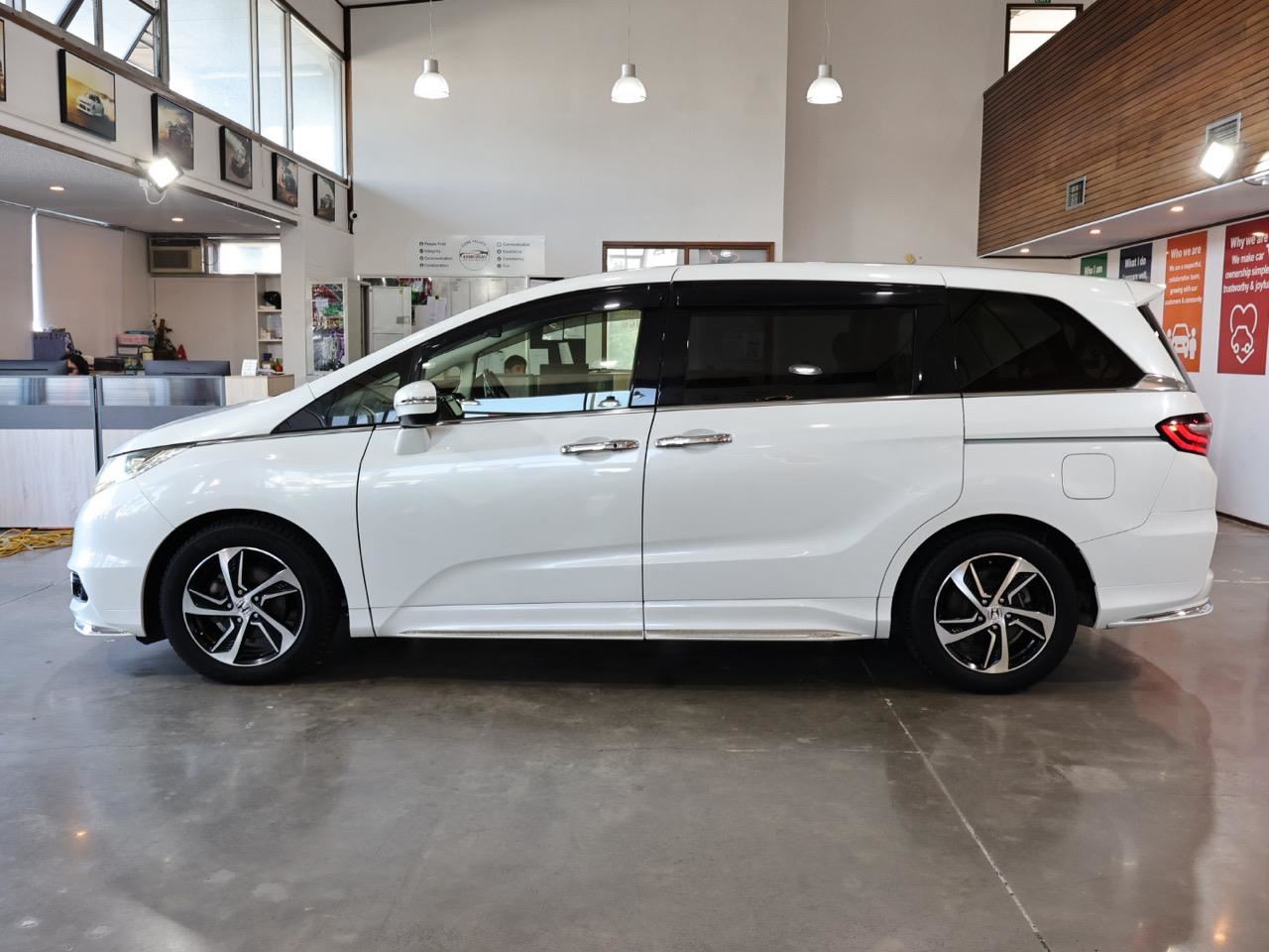 Vehicle image 5