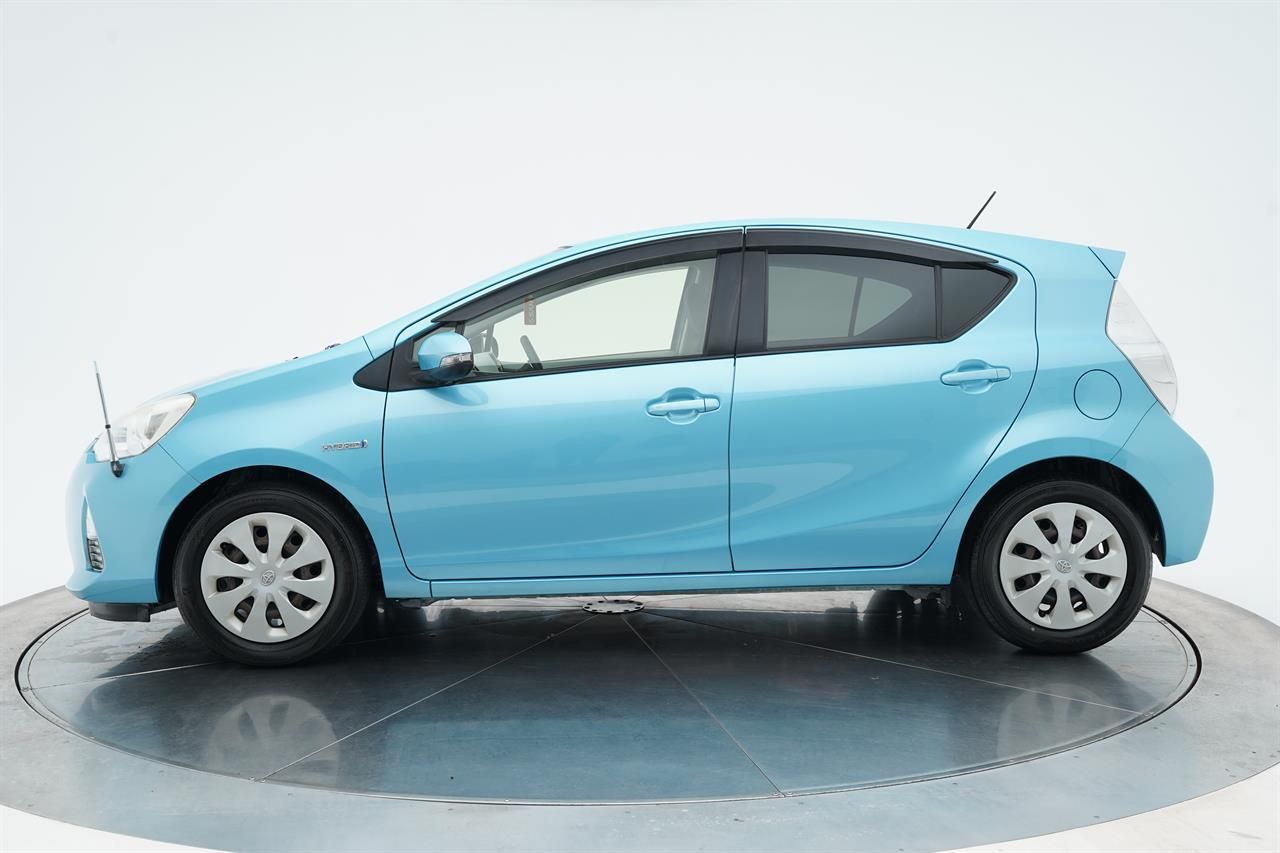 Vehicle image 4