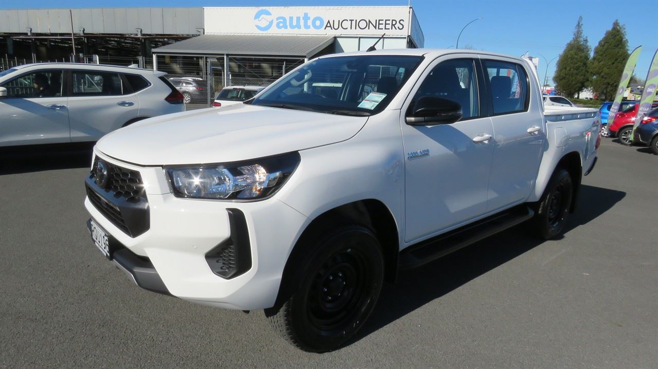 Vehicle image 4