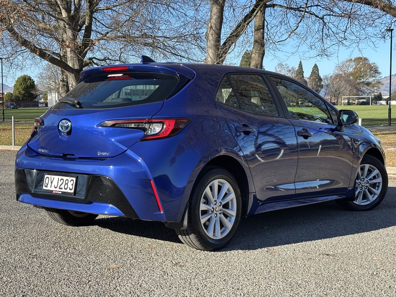 Vehicle image 5