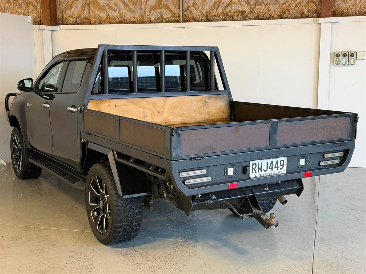 Vehicle image 4
