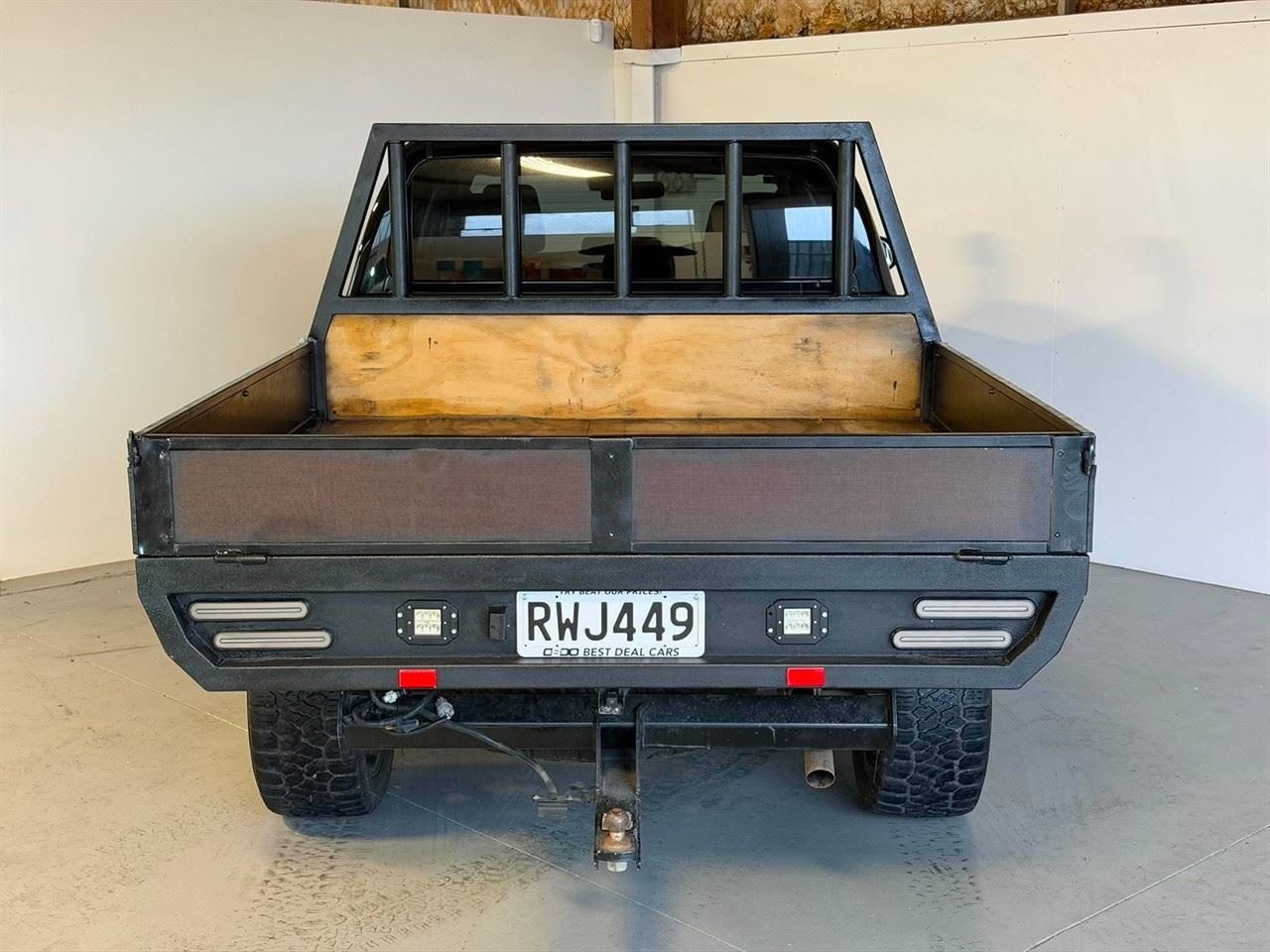 Vehicle image 5
