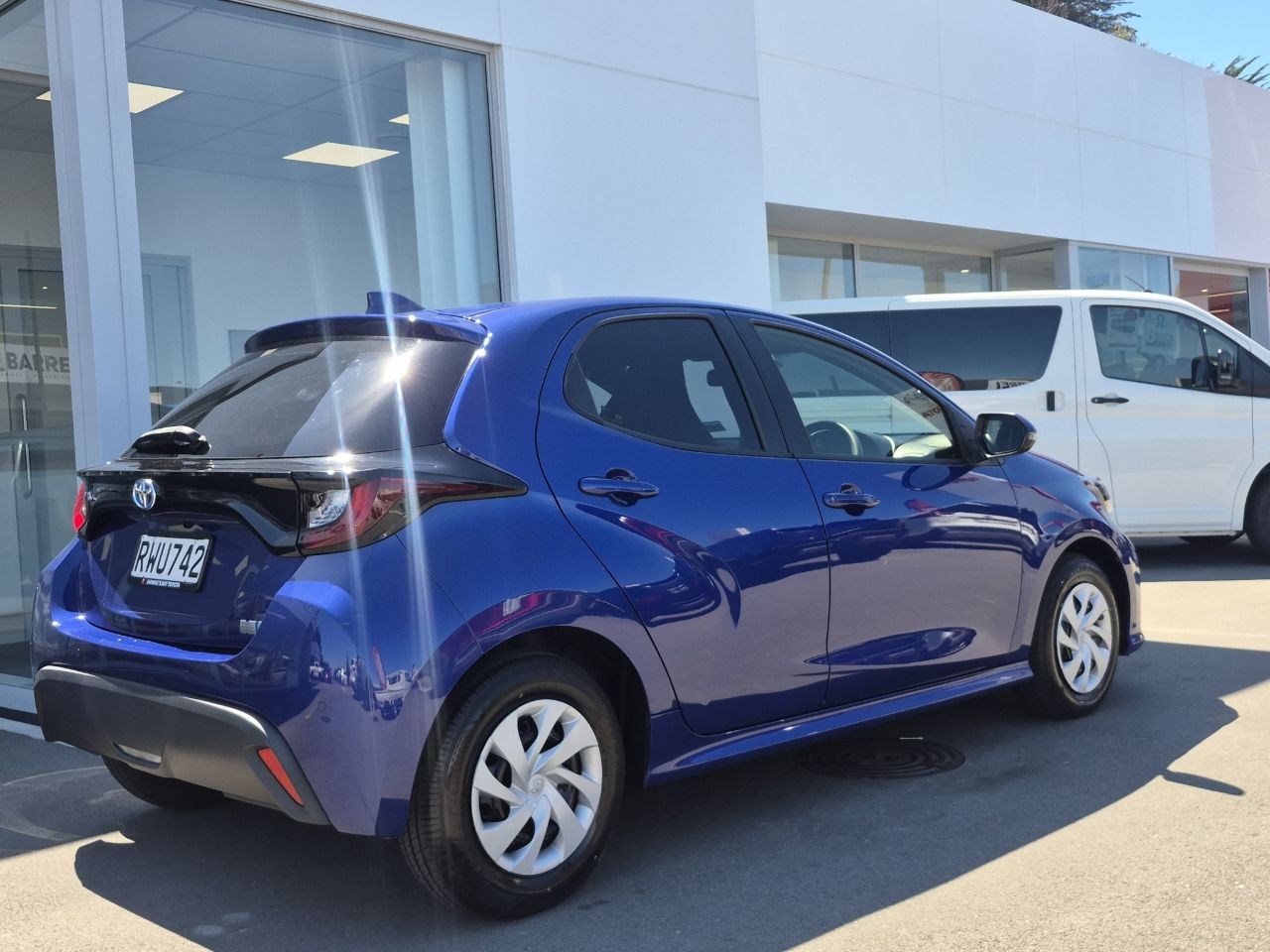 Vehicle image 3