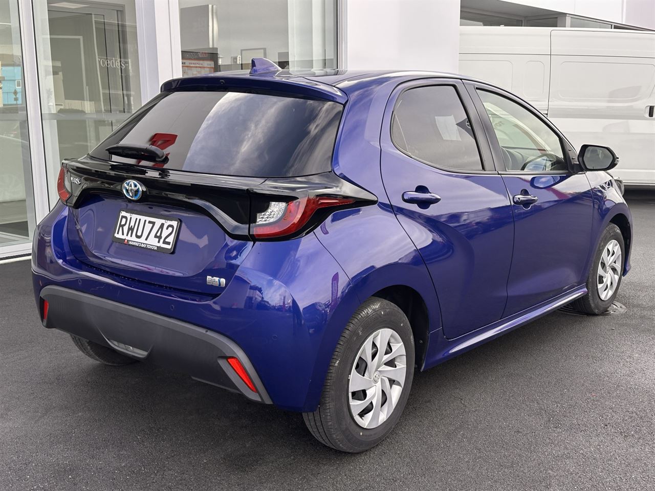 Vehicle image 3
