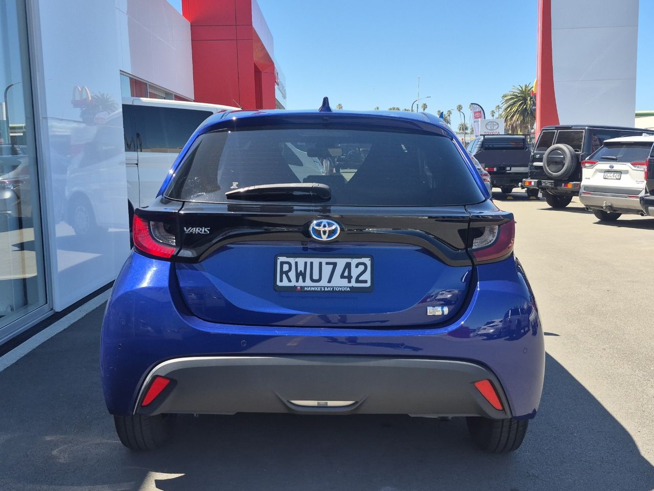 Vehicle image 4