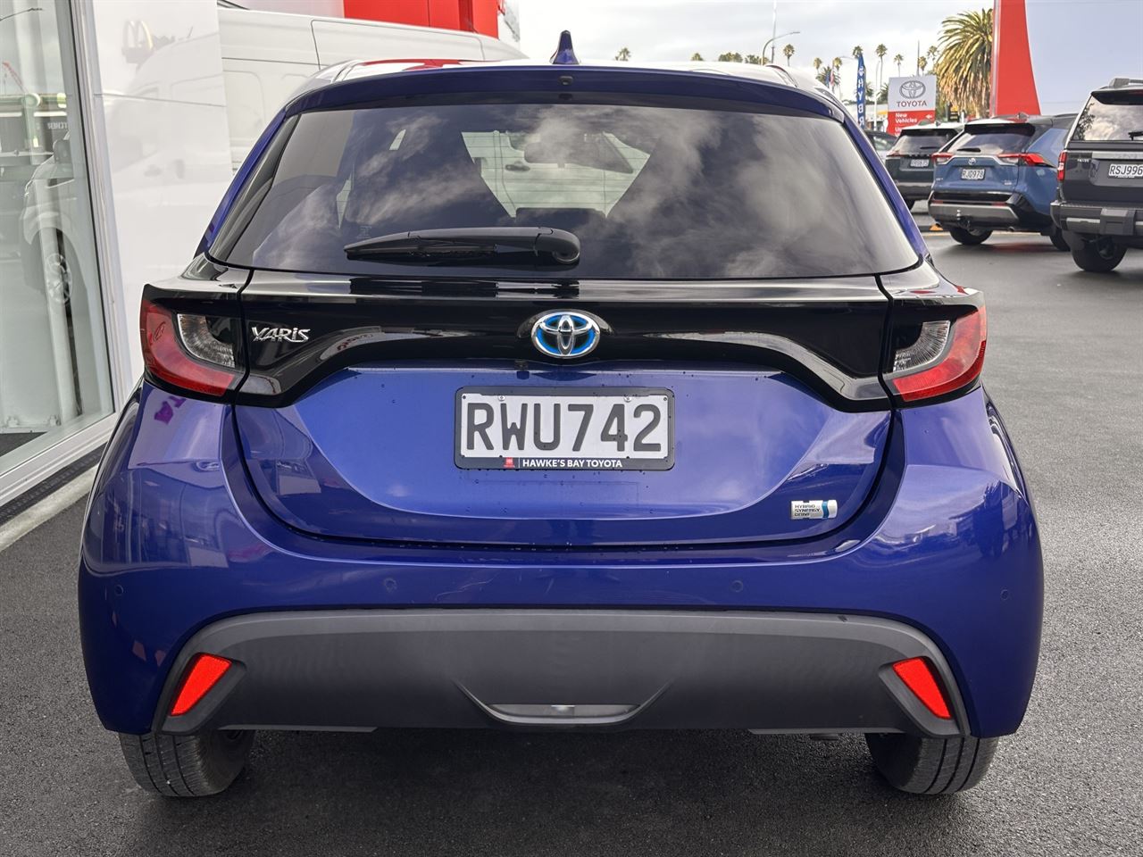 Vehicle image 4