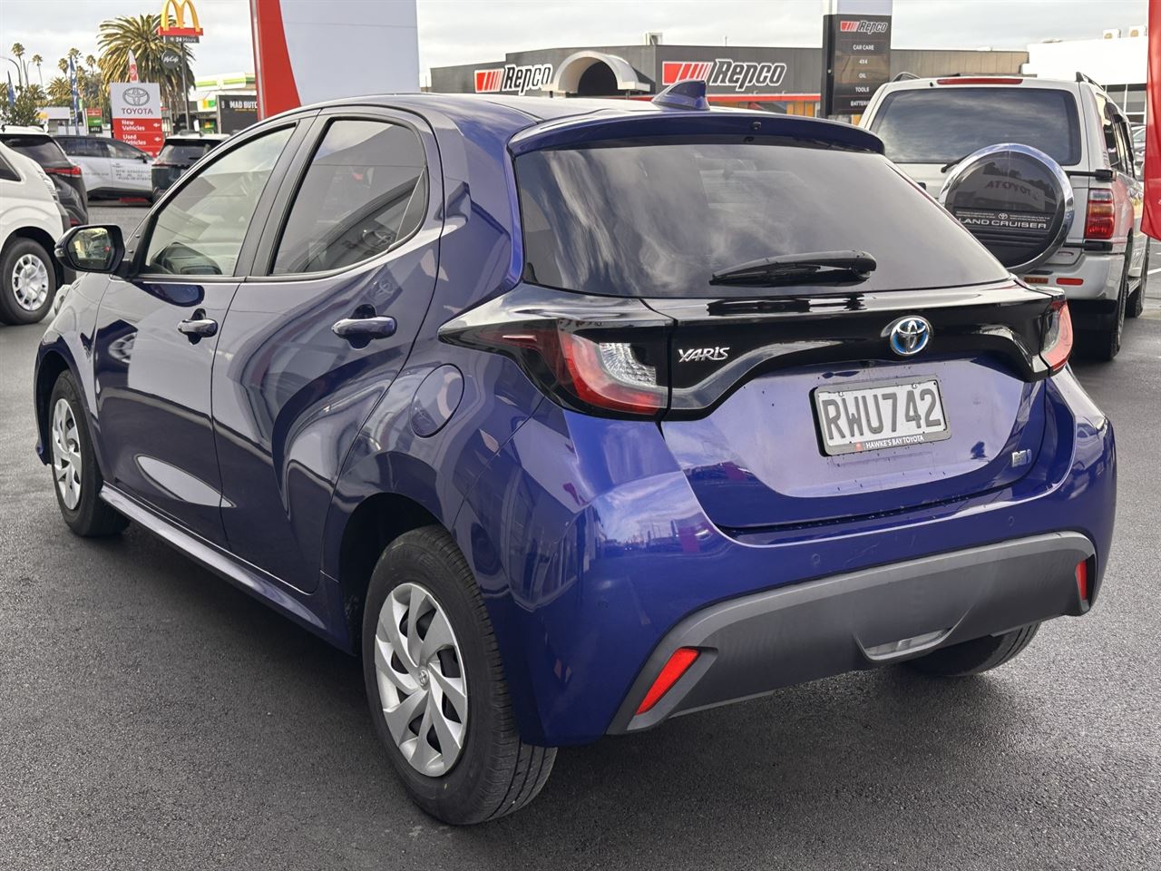 Vehicle image 5