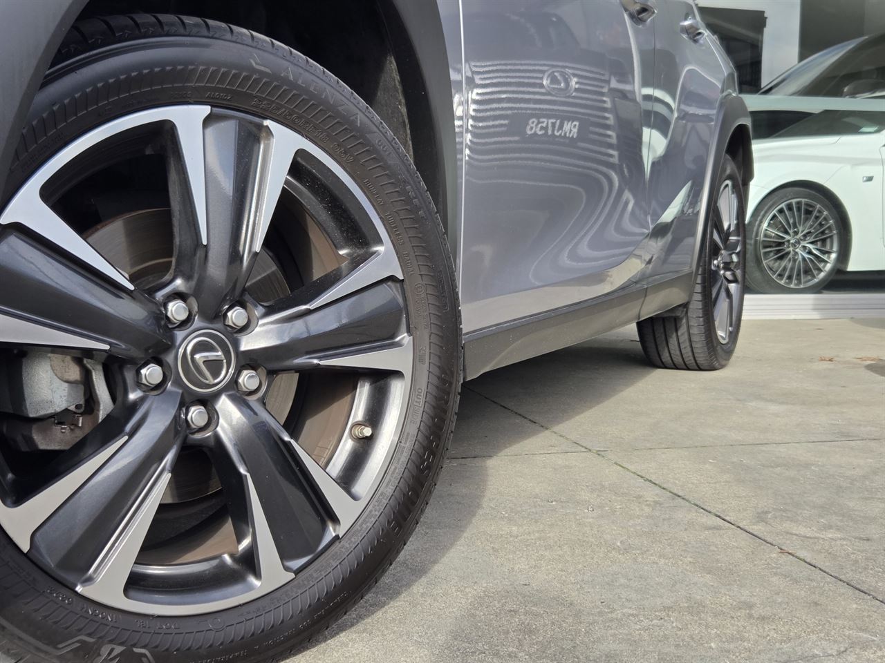 Vehicle image 4