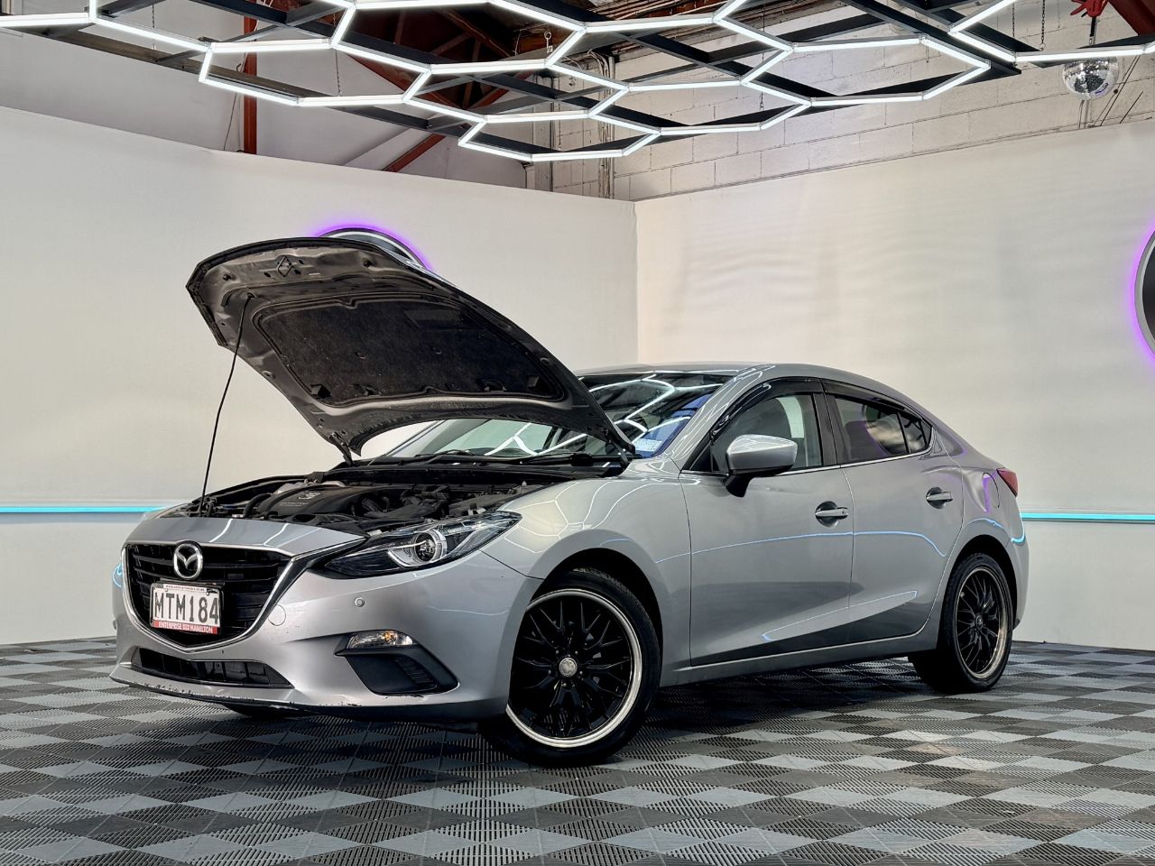 Vehicle image 3