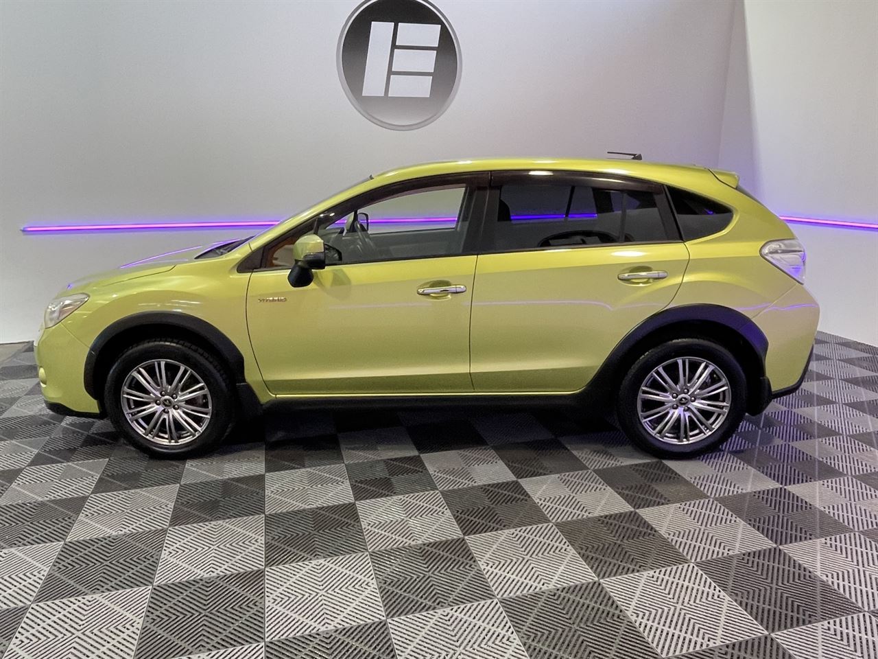 Vehicle image 5