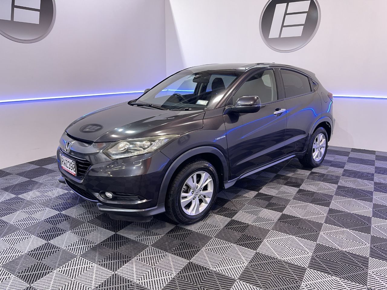 Vehicle image 3