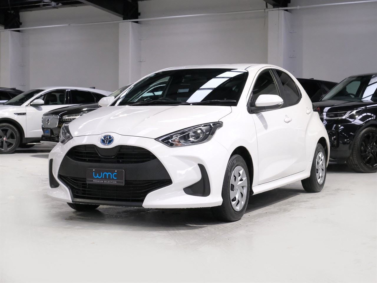 Vehicle image 4