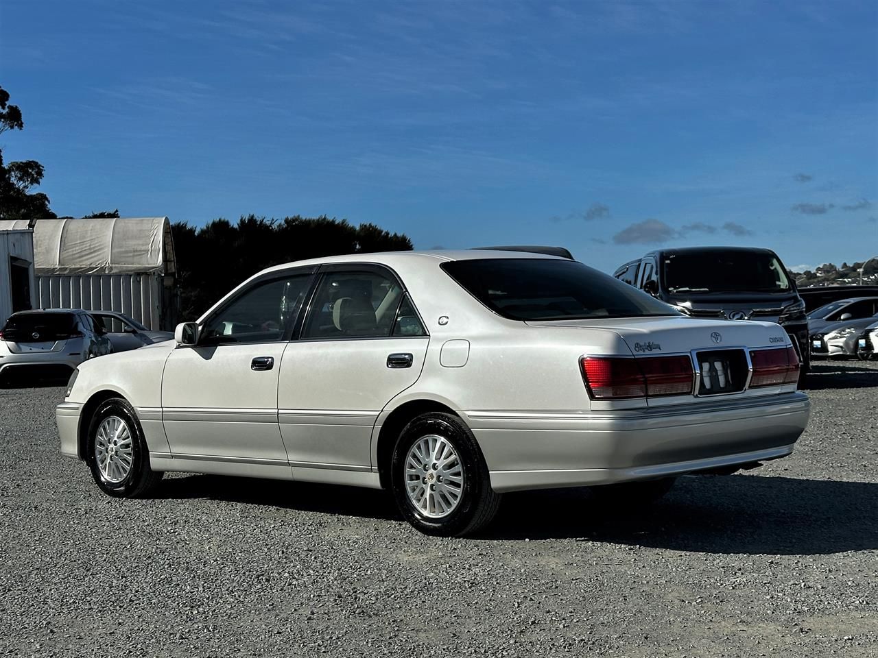 Vehicle image 4