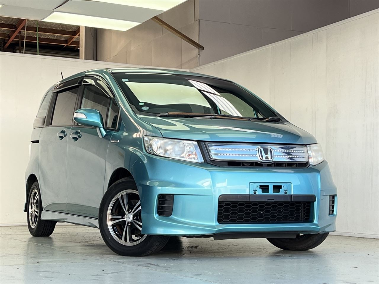 Vehicle image 3