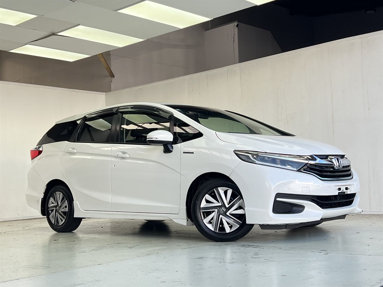 Vehicle image 4