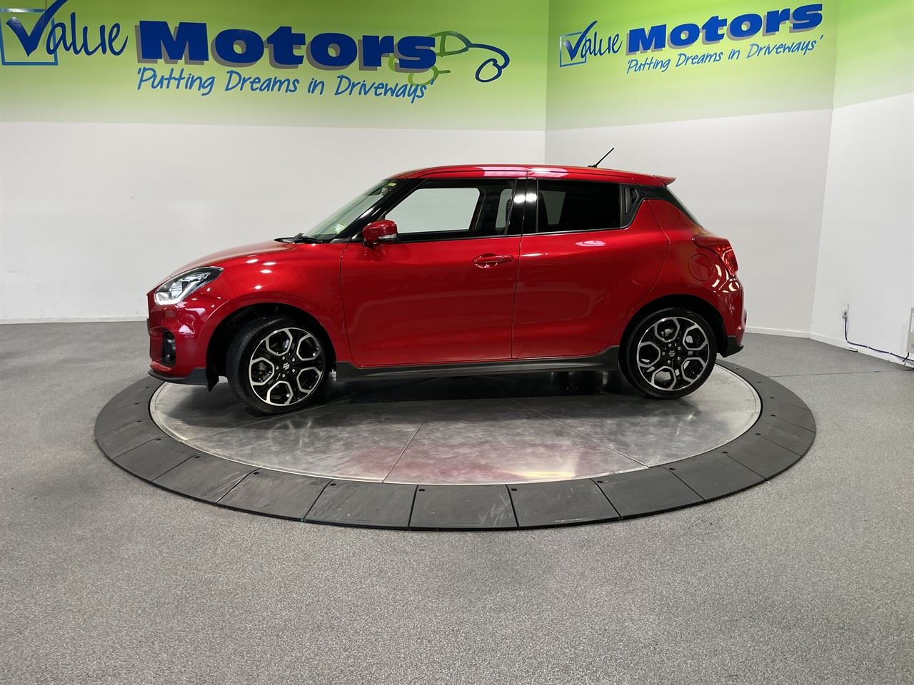 Vehicle image 4