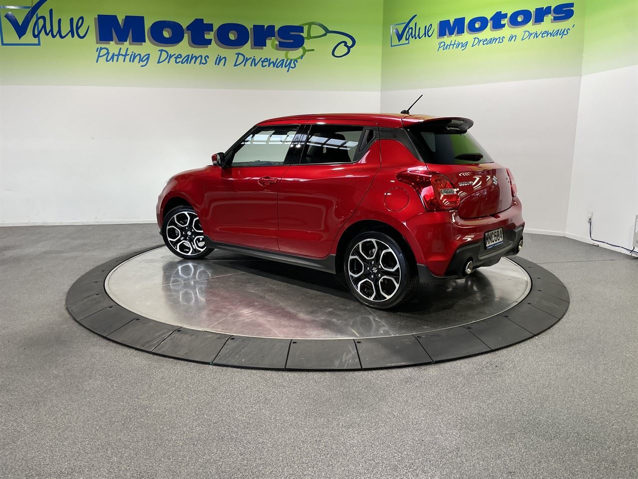 Vehicle image 5