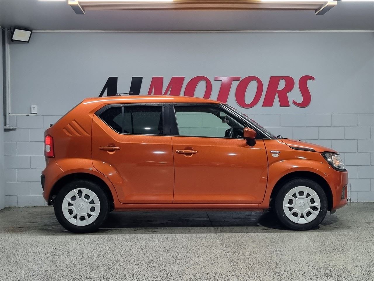 Vehicle image 5
