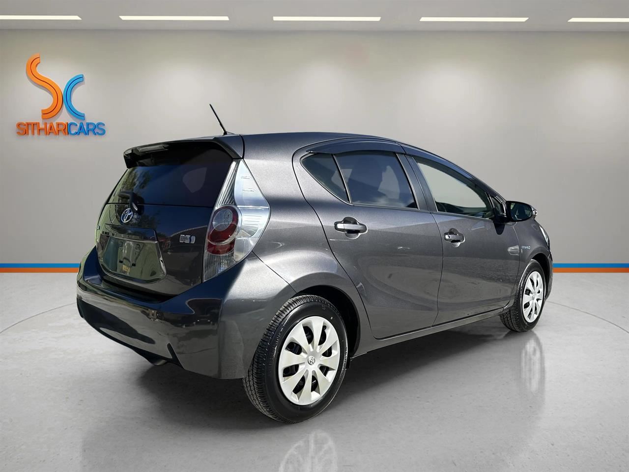 Vehicle image 4