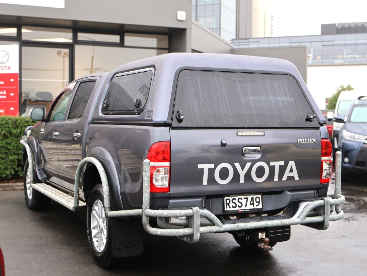 Vehicle image 5
