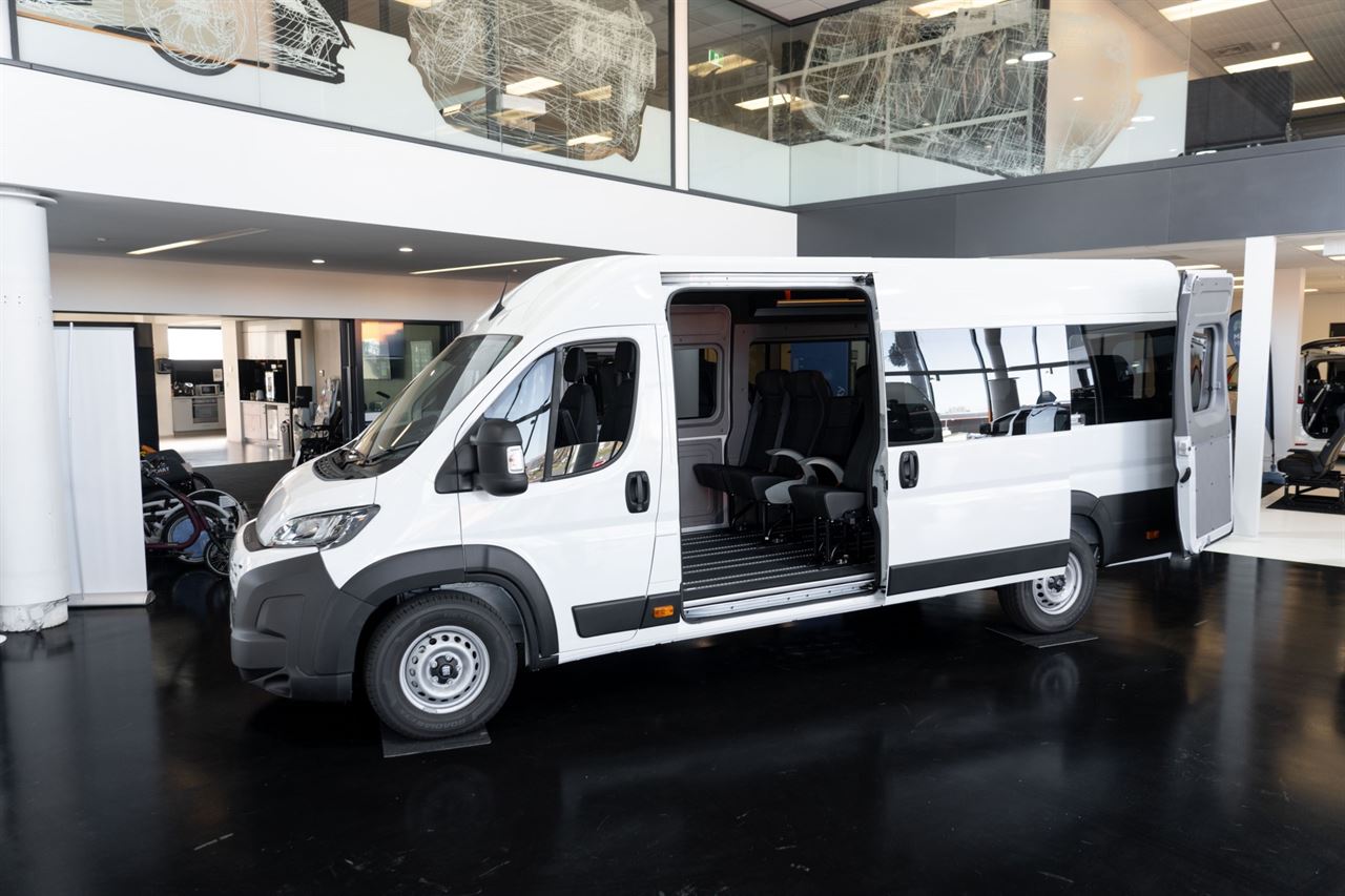 Vehicle image 4