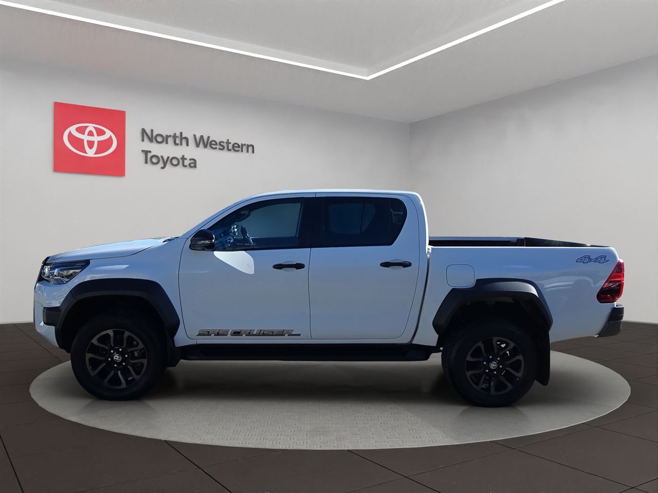 Vehicle image 4