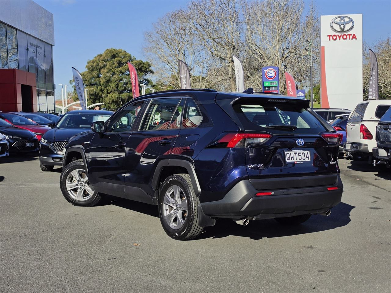 Vehicle image 5