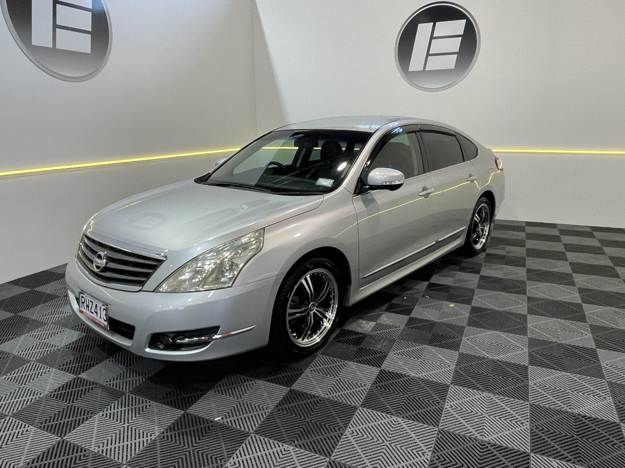 Vehicle image 3