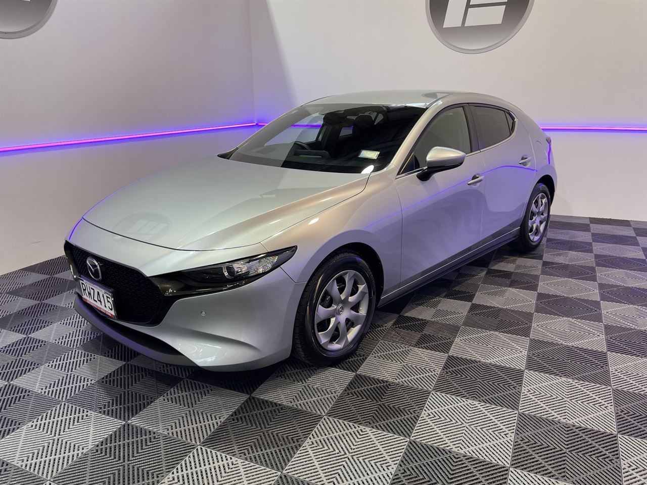 Vehicle image 3